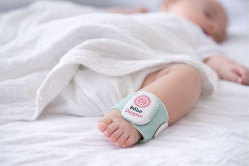 Chaussette connectée bébé qui suit le sommeil
